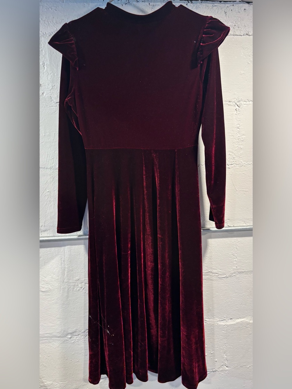 Women's Velvet Long-Sleeve Midi Dress in Deep Burgundy